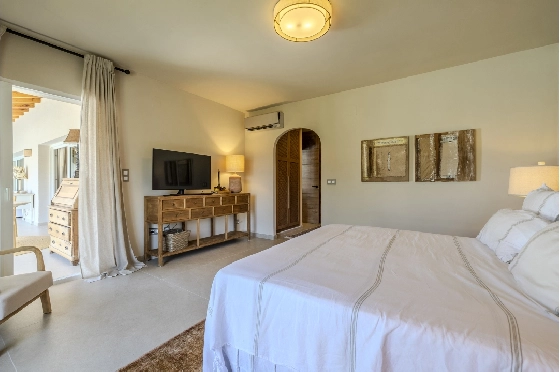 Villa in Denia zu verkaufen, Living area 324 m², Baujahr 1993, Zustand modernisiert, + Fussbodenheizung, Klimaanlage, Plot 1888 m², 4 Schlafzimmer, 2 Badezimmer, Pool, ref.: BC-7771-45