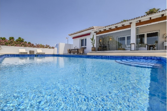 Villa in Denia zu verkaufen, Living area 324 m², Baujahr 1993, Zustand modernisiert, + Fussbodenheizung, Klimaanlage, Plot 1888 m², 4 Schlafzimmer, 2 Badezimmer, Pool, ref.: BC-7771-6