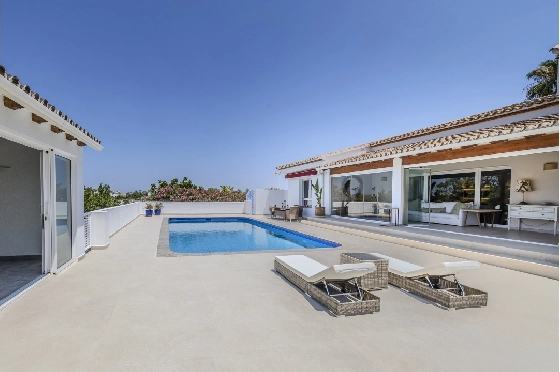 Villa in Denia zu verkaufen, Living area 324 m², Baujahr 1993, Zustand modernisiert, + Fussbodenheizung, Klimaanlage, Plot 1888 m², 4 Schlafzimmer, 2 Badezimmer, Pool, ref.: BC-7771-7