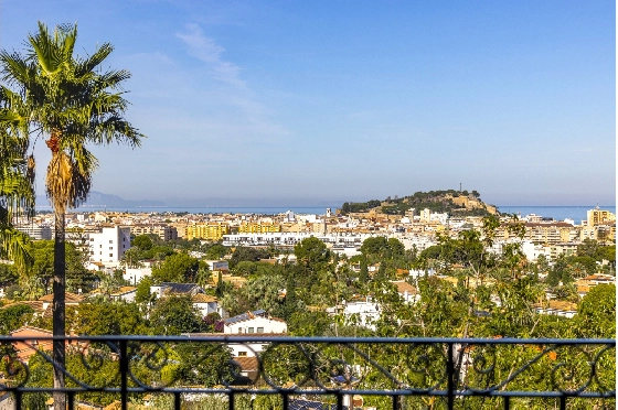 Villa in Denia zu verkaufen, Living area 267 m², Baujahr 1993, Zustand gepflegt, + Zentralheizung, Plot 1085 m², 4 Schlafzimmer, 3 Badezimmer, Pool, ref.: BC-7785-19