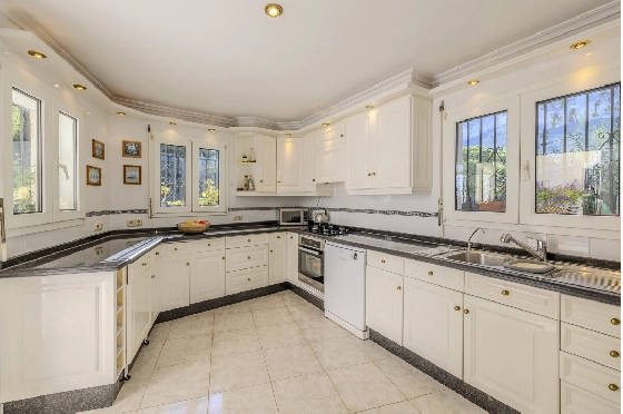 Villa in Denia zu verkaufen, Living area 267 m², Baujahr 1993, Zustand gepflegt, + Zentralheizung, Plot 1085 m², 4 Schlafzimmer, 3 Badezimmer, Pool, ref.: BC-7785-29
