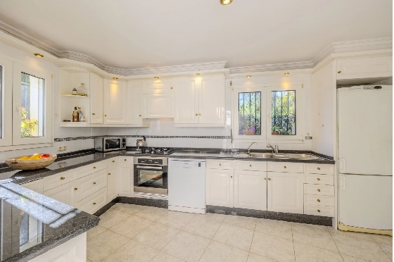 Villa in Denia zu verkaufen, Living area 267 m², Baujahr 1993, Zustand gepflegt, + Zentralheizung, Plot 1085 m², 4 Schlafzimmer, 3 Badezimmer, Pool, ref.: BC-7785-30