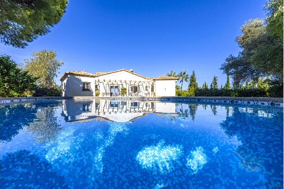 Villa in Denia zu verkaufen, Living area 267 m², Baujahr 1993, Zustand gepflegt, + Zentralheizung, Plot 1085 m², 4 Schlafzimmer, 3 Badezimmer, Pool, ref.: BC-7785-4