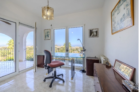 Villa in Denia zu verkaufen, Living area 267 m², Baujahr 1993, Zustand gepflegt, + Zentralheizung, Plot 1085 m², 4 Schlafzimmer, 3 Badezimmer, Pool, ref.: BC-7785-40