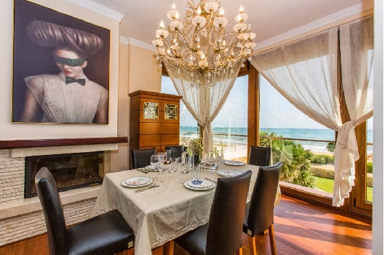 Villa in Denia zu verkaufen, Living area 266 m², Klimaanlage, Plot 1254 m², 5 Schlafzimmer, 3 Badezimmer, Pool, ref.: VI-CHA2550-10