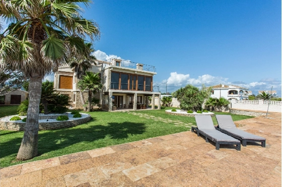 Villa in Denia zu verkaufen, Living area 266 m², Klimaanlage, Plot 1254 m², 5 Schlafzimmer, 3 Badezimmer, Pool, ref.: VI-CHA2550-18