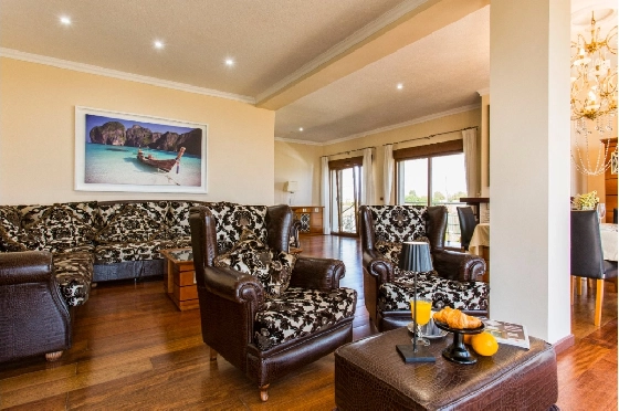 Villa in Denia zu verkaufen, Living area 266 m², Klimaanlage, Plot 1254 m², 5 Schlafzimmer, 3 Badezimmer, Pool, ref.: VI-CHA2550-24
