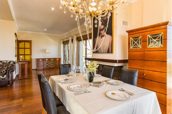 Villa in Denia zu verkaufen, Living area 266 m², Klimaanlage, Plot 1254 m², 5 Schlafzimmer, 3 Badezimmer, Pool, ref.: VI-CHA2550-27