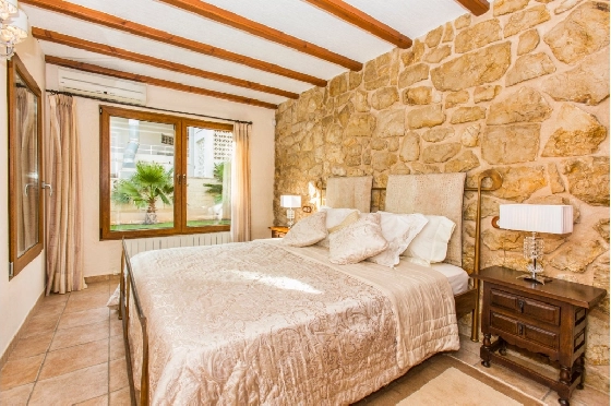 Villa in Denia zu verkaufen, Living area 266 m², Klimaanlage, Plot 1254 m², 5 Schlafzimmer, 3 Badezimmer, Pool, ref.: VI-CHA2550-31