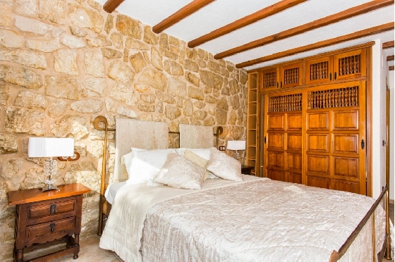 Villa in Denia zu verkaufen, Living area 266 m², Klimaanlage, Plot 1254 m², 5 Schlafzimmer, 3 Badezimmer, Pool, ref.: VI-CHA2550-32