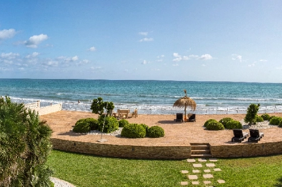 Villa in Denia zu verkaufen, Living area 266 m², Klimaanlage, Plot 1254 m², 5 Schlafzimmer, 3 Badezimmer, Pool, ref.: VI-CHA2550-4