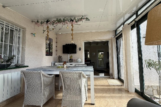 Villa in Els Poblets zu verkaufen, Living area 105 m², Baujahr 1990, + Zentralheizung, Klimaanlage, Plot 536 m², 2 Schlafzimmer, 2 Badezimmer, Pool, ref.: JS-0326-6