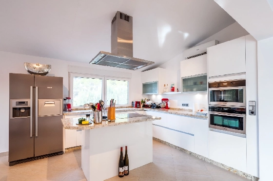 Villa in Moraira zu verkaufen, Living area 270 m², Klimaanlage, Plot 897 m², 3 Schlafzimmer, 3 Badezimmer, Pool, ref.: AM-12629DR-12