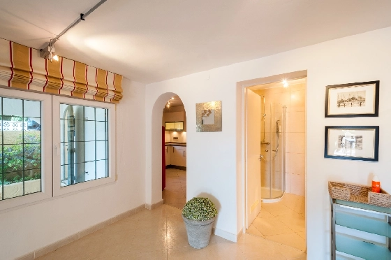 Villa in Moraira zu verkaufen, Living area 270 m², Klimaanlage, Plot 897 m², 3 Schlafzimmer, 3 Badezimmer, Pool, ref.: AM-12629DR-21