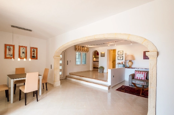 Villa in Moraira zu verkaufen, Living area 270 m², Klimaanlage, Plot 897 m², 3 Schlafzimmer, 3 Badezimmer, Pool, ref.: AM-12629DR-24