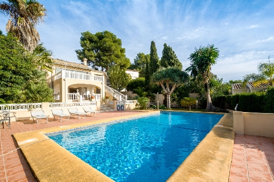 Villa in Moraira zu verkaufen, Living area 270 m², Klimaanlage, Plot 897 m², 3 Schlafzimmer, 3 Badezimmer, Pool, ref.: AM-12629DR-35