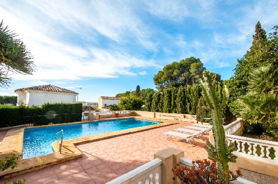 Villa in Moraira zu verkaufen, Living area 270 m², Klimaanlage, Plot 897 m², 3 Schlafzimmer, 3 Badezimmer, Pool, ref.: AM-12629DR-38