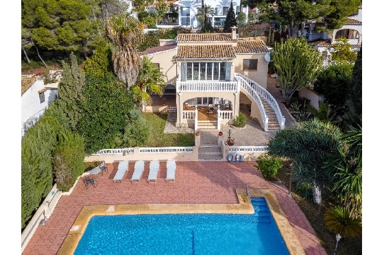 Villa in Moraira zu verkaufen, Living area 270 m², Klimaanlage, Plot 897 m², 3 Schlafzimmer, 3 Badezimmer, Pool, ref.: AM-12629DR-39