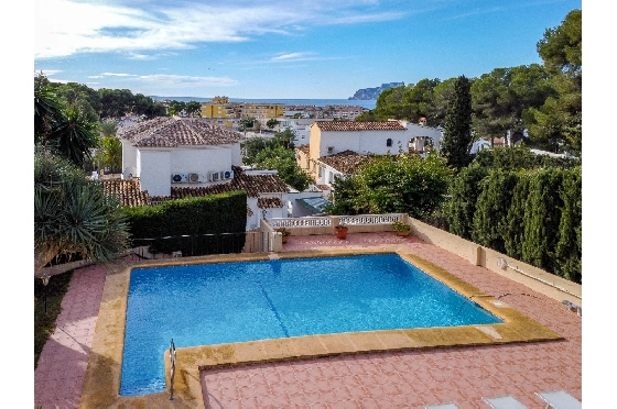 Villa in Moraira zu verkaufen, Living area 270 m², Klimaanlage, Plot 897 m², 3 Schlafzimmer, 3 Badezimmer, Pool, ref.: AM-12629DR-40
