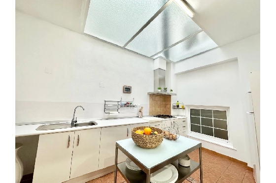 Stadthaus in Pego zu verkaufen, Wohnfläche 456 m², Baujahr 1982, Klimaanlage, Grundstück 224 m², 5 Schlafzimmer, 2 Badezimmer, Pool, ref.: O-V96114-13