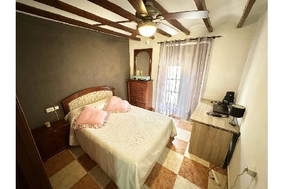 Stadthaus in Pego zu verkaufen, Wohnfläche 280 m², Baujahr 1948, Klimaanlage, Grundstück 104 m², 4 Schlafzimmer, 2 Badezimmer, Pool, ref.: O-V96714-26