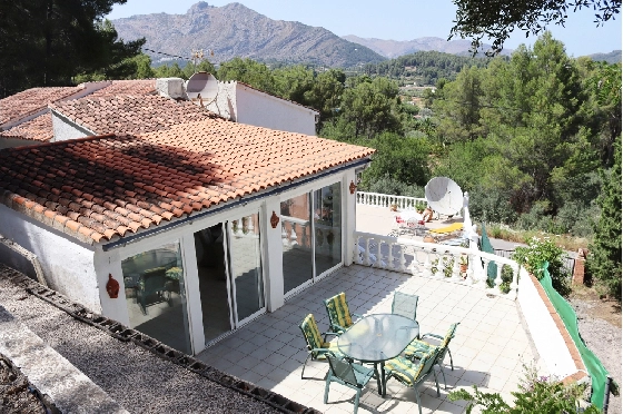 Villa in Parcent zu verkaufen, Living area 170 m², Plot 783 m², 5 Schlafzimmer, 2 Badezimmer, ref.: PT-25007-3