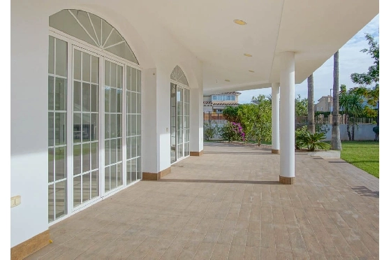 Villa in L-Alfas del Pi(Alfaz del PI Pueblo Urbanizaciones) zu verkaufen, Living area 810 m², Plot 1094 m², 5 Schlafzimmer, 6 Badezimmer, Pool, ref.: COB-7030ALF-10535-42