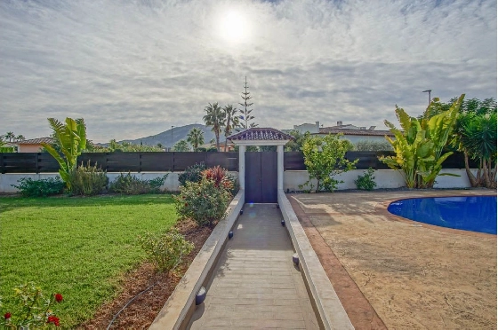 Villa in L-Alfas del Pi(Alfaz del PI Pueblo Urbanizaciones) zu verkaufen, Living area 810 m², Plot 1094 m², 5 Schlafzimmer, 6 Badezimmer, Pool, ref.: COB-7030ALF-10535-43