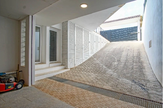 Villa in L-Alfas del Pi(Alfaz del PI Pueblo Urbanizaciones) zu verkaufen, Living area 810 m², Plot 1094 m², 5 Schlafzimmer, 6 Badezimmer, Pool, ref.: COB-7030ALF-10535-5