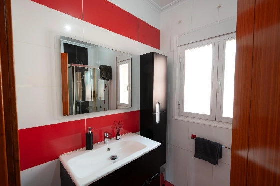 Villa in Orba(Comunidad valenciana) zu verkaufen, Living area 225 m², Klimaanlage, Plot 637 m², 5 Schlafzimmer, 2 Badezimmer, Pool, ref.: COB-3568-10535-7