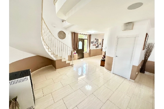 Villa in Pego zu verkaufen, Living area 320 m², Baujahr 2009, Klimaanlage, Plot 1166 m², 5 Schlafzimmer, 4 Badezimmer, Pool, ref.: O-V98014-16