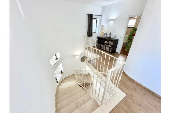Villa in Pego zu verkaufen, Living area 320 m², Baujahr 2009, Klimaanlage, Plot 1166 m², 5 Schlafzimmer, 4 Badezimmer, Pool, ref.: O-V98014-27