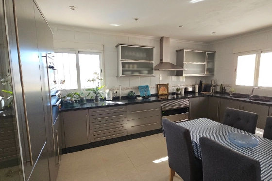 Villa in Pego zu verkaufen, Living area 312 m², Baujahr 2005, Klimaanlage, Plot 1027 m², 5 Schlafzimmer, 5 Badezimmer, Pool, ref.: O-V98114-17