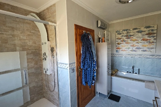 Villa in Pego zu verkaufen, Living area 312 m², Baujahr 2005, Klimaanlage, Plot 1027 m², 5 Schlafzimmer, 5 Badezimmer, Pool, ref.: O-V98114-32
