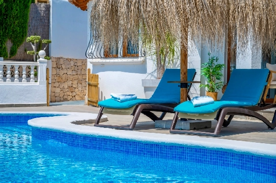 Villa in Moraira zu verkaufen, Living area 290 m², Baujahr 2003, + Ofen, Klimaanlage, Plot 847 m², 3 Schlafzimmer, 3 Badezimmer, Pool, ref.: AM-12692DR-19