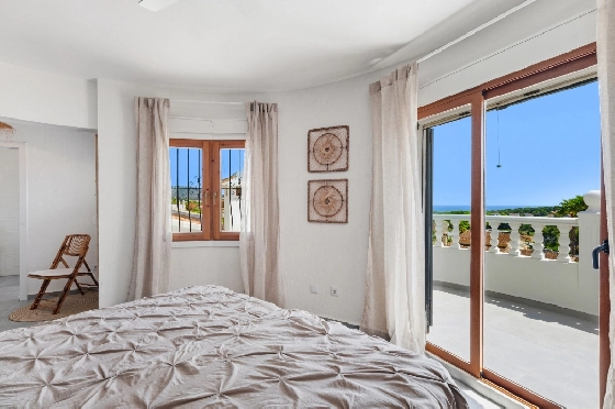 Villa in Moraira zu verkaufen, Living area 290 m², Baujahr 2003, + Ofen, Klimaanlage, Plot 847 m², 3 Schlafzimmer, 3 Badezimmer, Pool, ref.: AM-12692DR-46