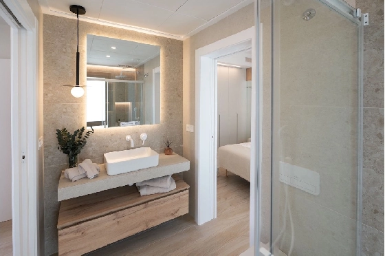 Eck-Reihenhaus in Los Alcazares zu verkaufen, Living area 146 m², Zustand Erstbezug, Klimaanlage, Plot 177 m², 3 Schlafzimmer, 2 Badezimmer, Pool, ref.: HA-LAN-480-Q01-14