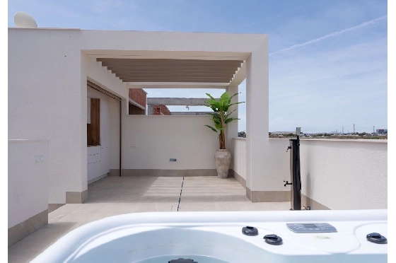 Eck-Reihenhaus in Los Alcazares zu verkaufen, Living area 146 m², Zustand Erstbezug, Klimaanlage, Plot 177 m², 3 Schlafzimmer, 2 Badezimmer, Pool, ref.: HA-LAN-480-Q01-22