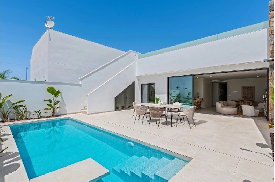 Villa in Los Alcazares zu verkaufen, Living area 198 m², Zustand Erstbezug, Klimaanlage, Plot 235 m², 3 Schlafzimmer, 2 Badezimmer, Pool, ref.: HA-LAN-501-E01-1